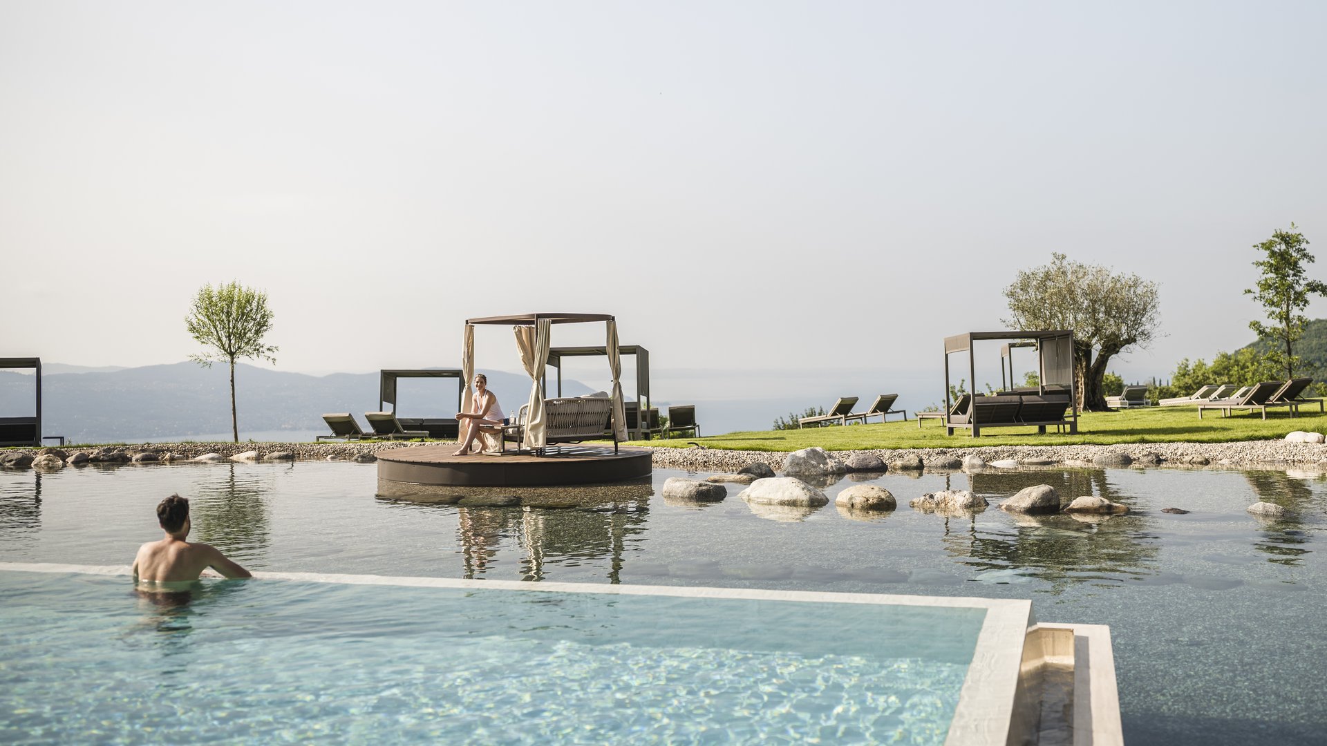 Hotel am Gardasee mit Pool und Seeblick