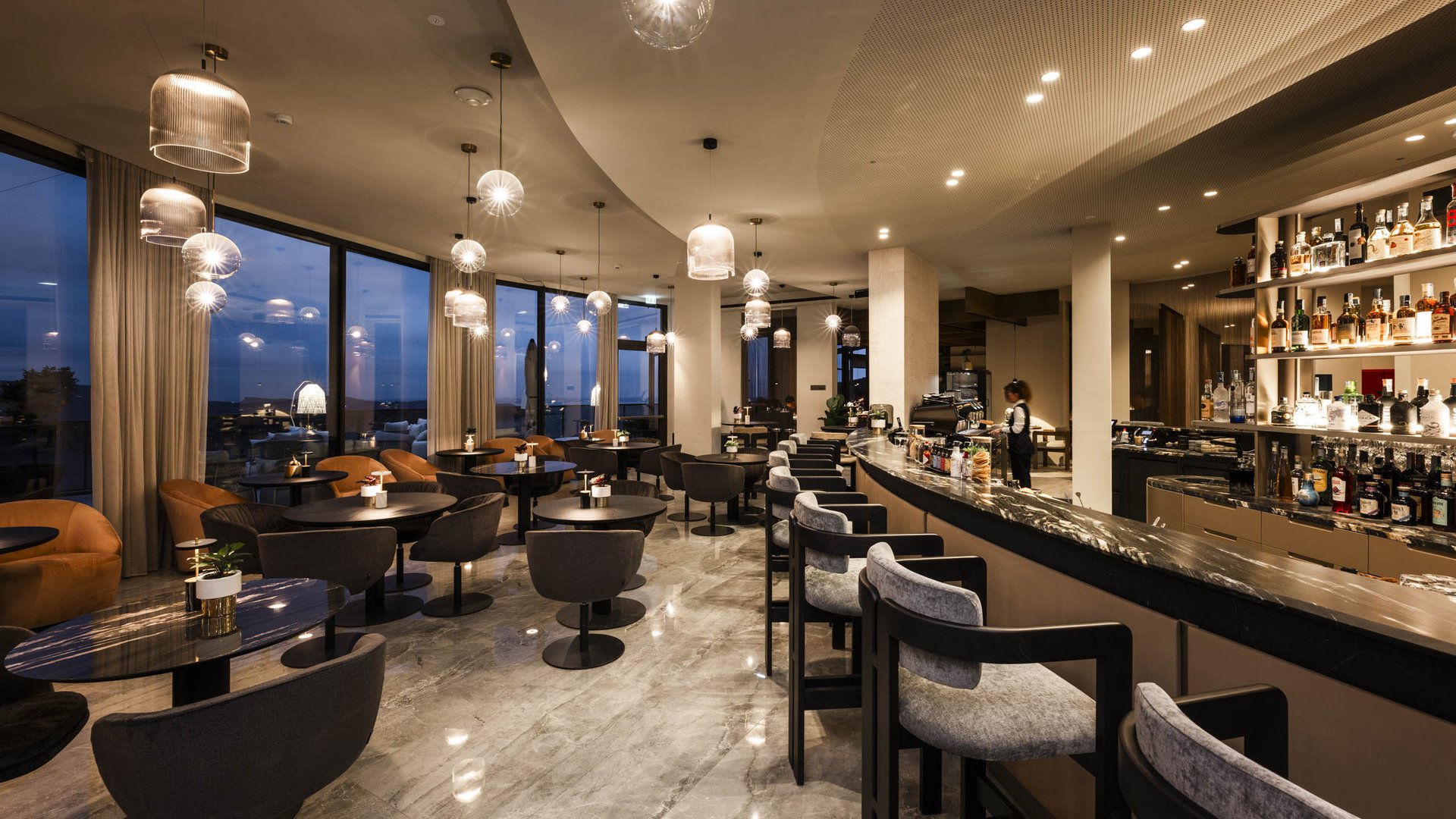 Gardasee: Hotel mit Halbpension und Cocktail Bar