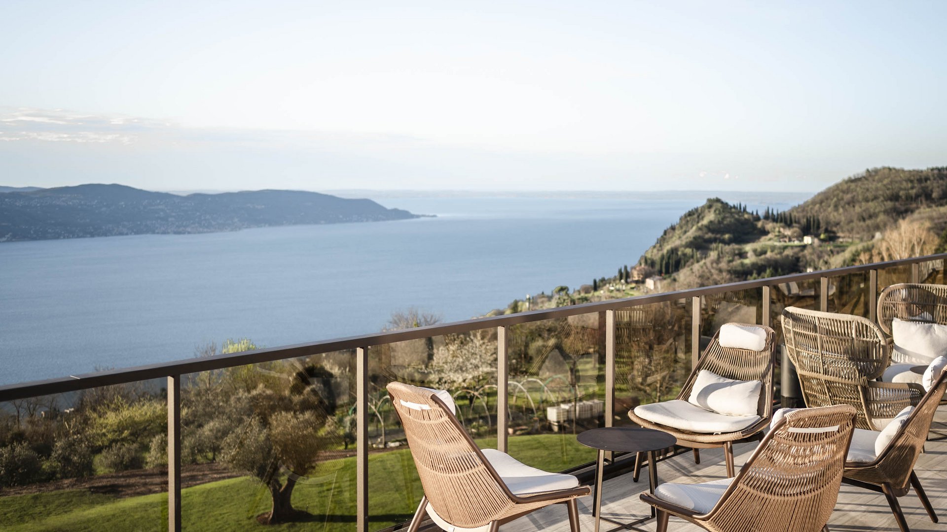 Gardasee: Hotel mit Halbpension und Cocktail Bar