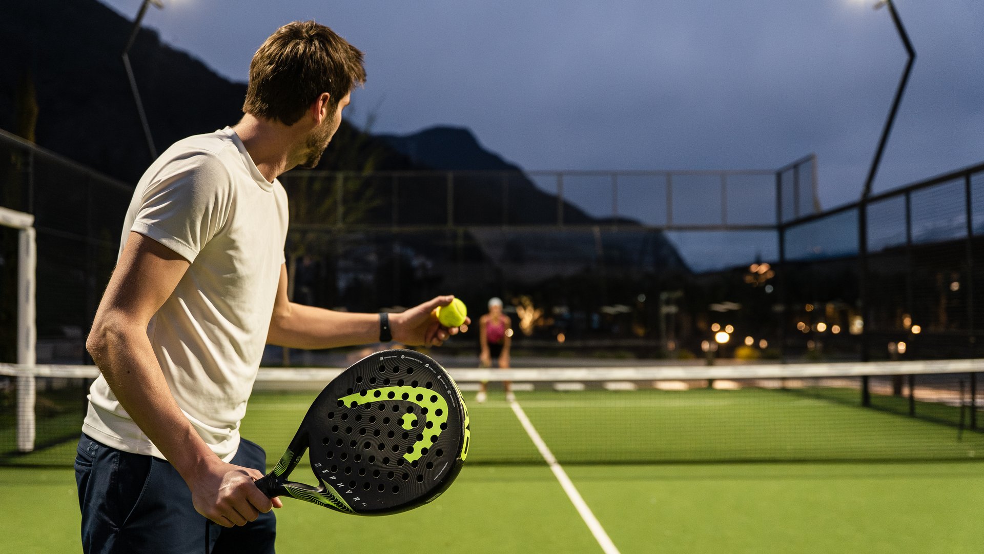Padel-Tennis im Stroblhof – Für Familien, Paare & Freunde Padel-Tennis im Stroblhof – Für Familien, Paare & Freunde
