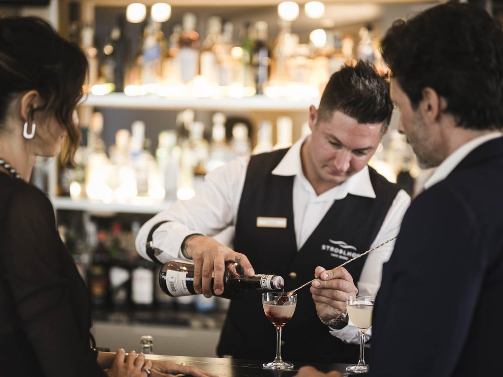 Gardasee: Hotel mit Halbpension und Cocktail Bar