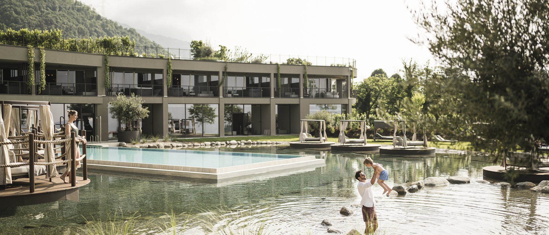 Hotel sul Lago di Garda con piscina e vista sul lago Hotel sul Lago di Garda con piscina e vista sul lago